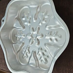 Wilton Snowflake Cake Pan (2105-2067)